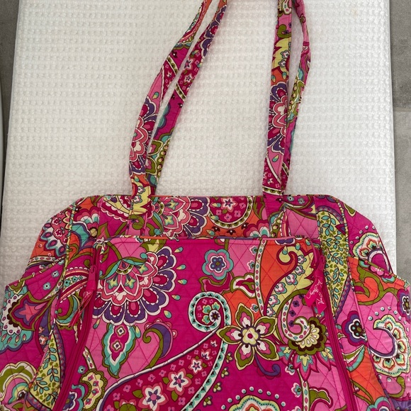 Almost new Vera Bradley : Pink paisley, diaper bag and changing mat - Picture 8 of 8
